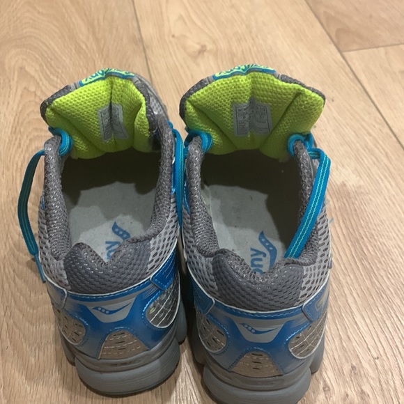 Saucony sneakers - Picture 2 of 6